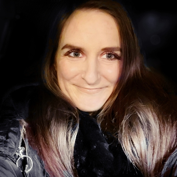 Meet your Posher, Laura - Picture 5 of 16